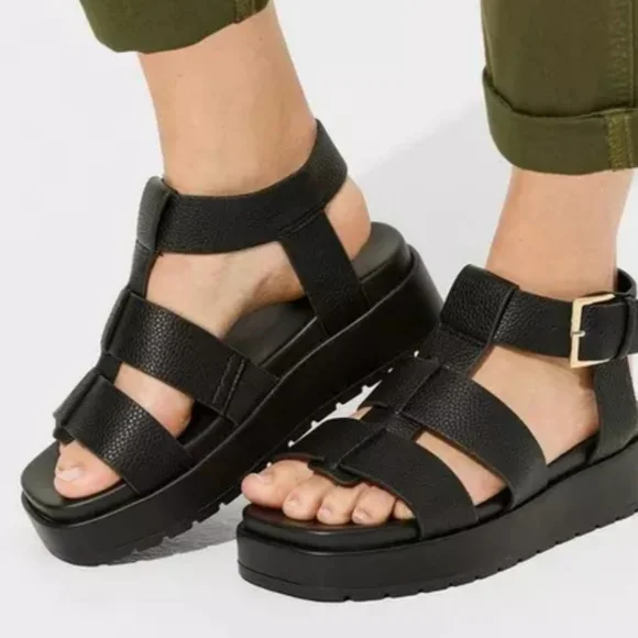 NWOT - Size 11.5 Black Strappy Platform Sandals - TORRID - Picture 1 of 4